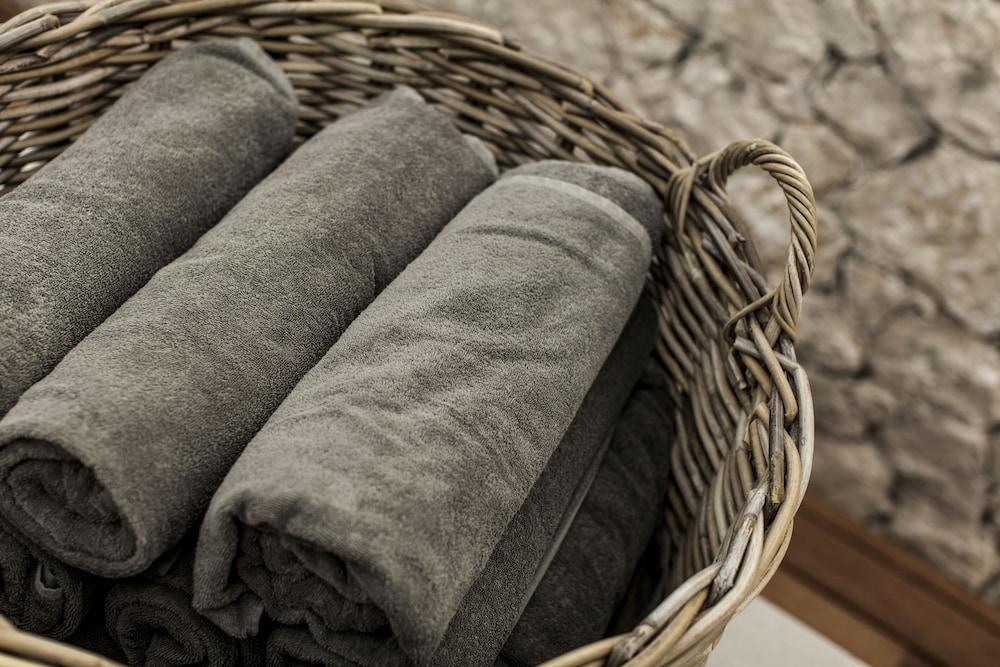 Hotel Casa Cook Rhodes (Adults Only) Kolymbia Esterno foto A basket of towels